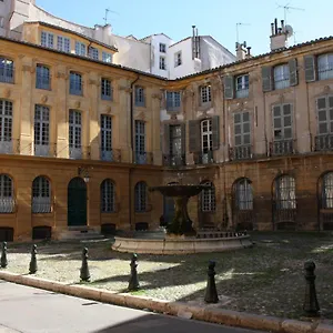 Logis Au Milieu Des Pins Hébergement de vacances Le Puy-Sainte-Réparade